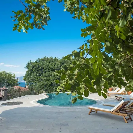Bal, Florya Feriehus *